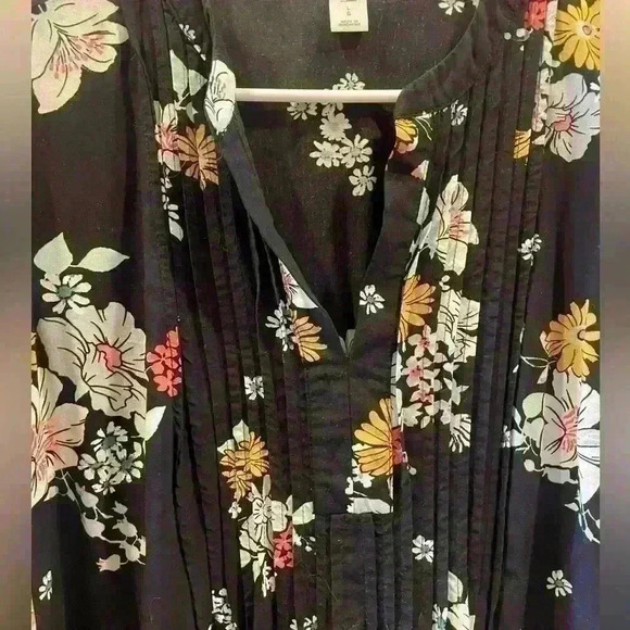 Old Navy tunic style dress. Very flattering and comfortable! Size Large. - Picture 2 of 4